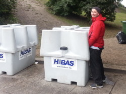 Ryan Hellyer peeing in public